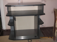 Продается тумбочка под телевизор - <ro>Изображение</ro><ru>Изображение</ru> #1, <ru>Объявление</ru> #29736