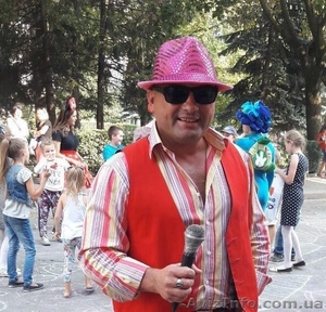 Спокусливий ведучий на День Валентина