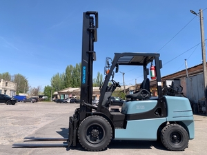 Вилочний автонавантажувач Sumitomo (Mazda),  на 3.5 тонни та щоглою 5 метрів