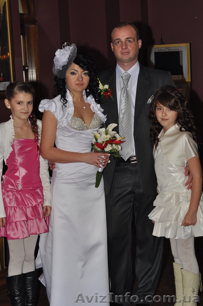 Продам вишукану весільну сукню!Не дорого! - <ro>Изображение</ro><ru>Изображение</ru> #2, <ru>Объявление</ru> #594962