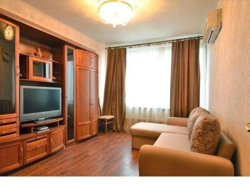 Сдам 2х комн кв-ру в центре по ул.Романа Шухевича 3500 грн/мес - <ro>Изображение</ro><ru>Изображение</ru> #1, <ru>Объявление</ru> #1732758